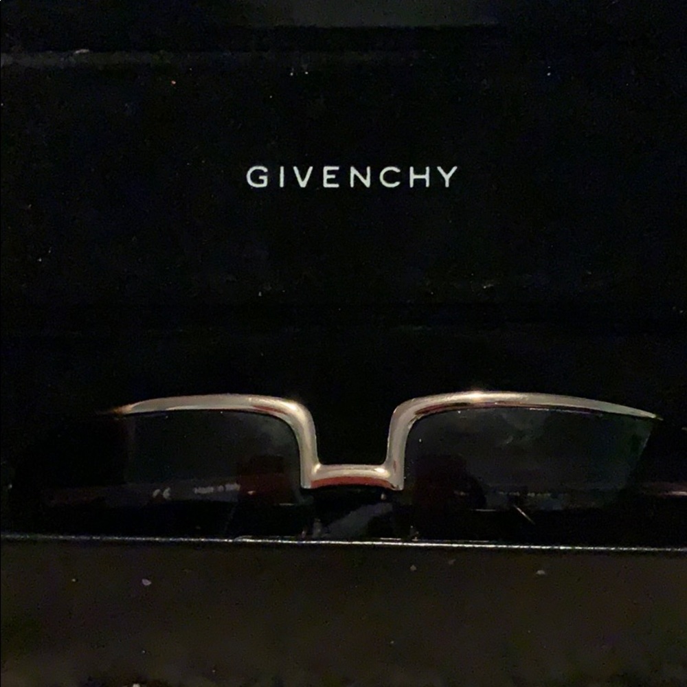 Givenchy sunglasses - Picture 6 of 6